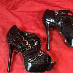 Black BEBE 8.5 Mesh High Heels Platforms with Buckles